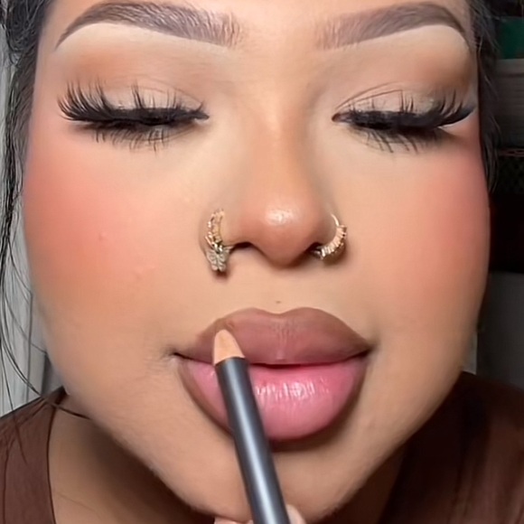 ✏️ CORK a MAC LIP PENCIL in MUTED GOLDEN BROWN. **NEW IN THE BOX. ✨FIRM ✨ - Picture 6 of 8